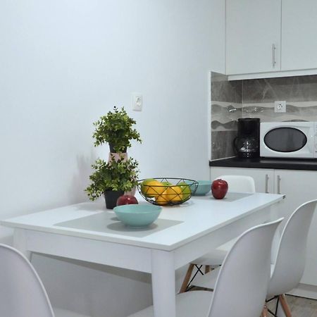 A Spacious Minimal Apatment At Chalandri Athene Buitenkant foto